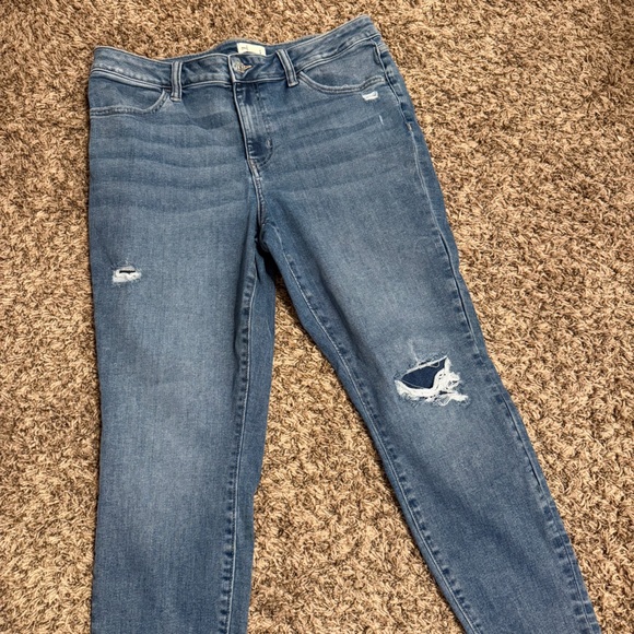 Maurices Distressed Jeans - Picture 6 of 11